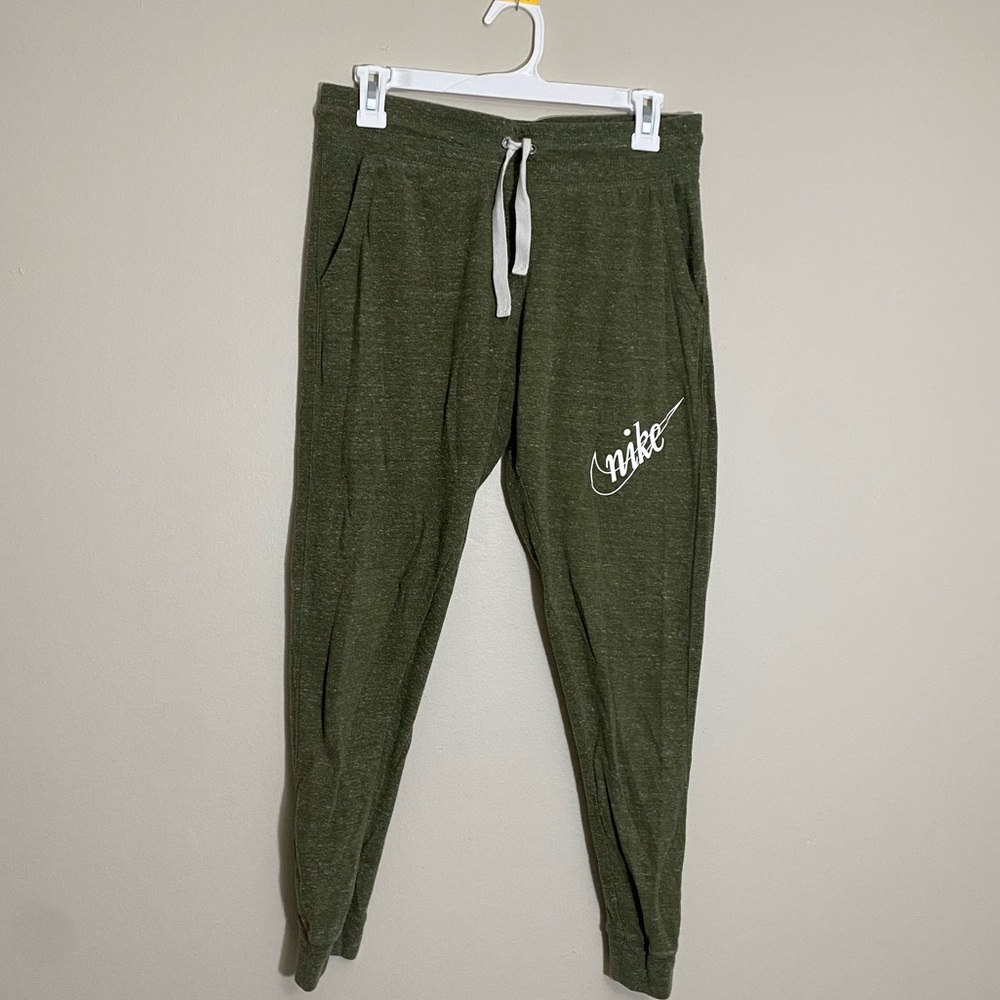 Green Nike Sweatpants | Women’s Small | Great condition